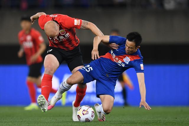 开云官方网站-【中超】穆伊世界波巴索戈点射 10人海港1比1申花